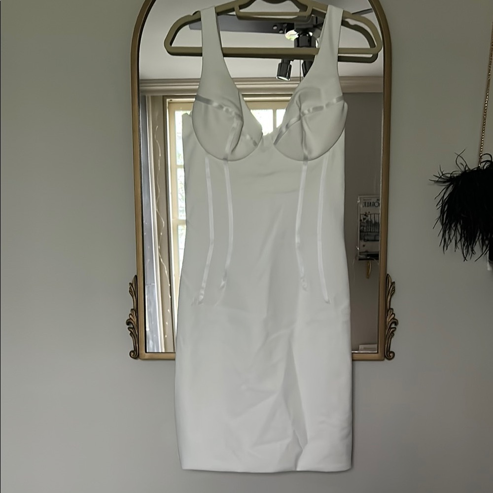 Saks Fifth Ave white dress, never worn, Italian designer, bodycon dress, size 8